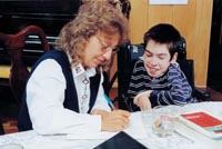 Brandi Easter working with a student.