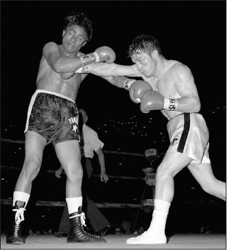 Hafey annihilated Nicaragua's Yambito Blanco in six rounds, in 1975.